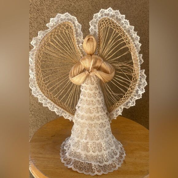 Chantilly Lace Heart Shaped Praying Angel - Picture 1 of 5